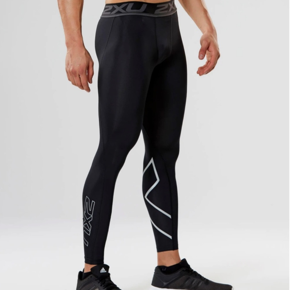2XU Black Accelerate Compression Tights
